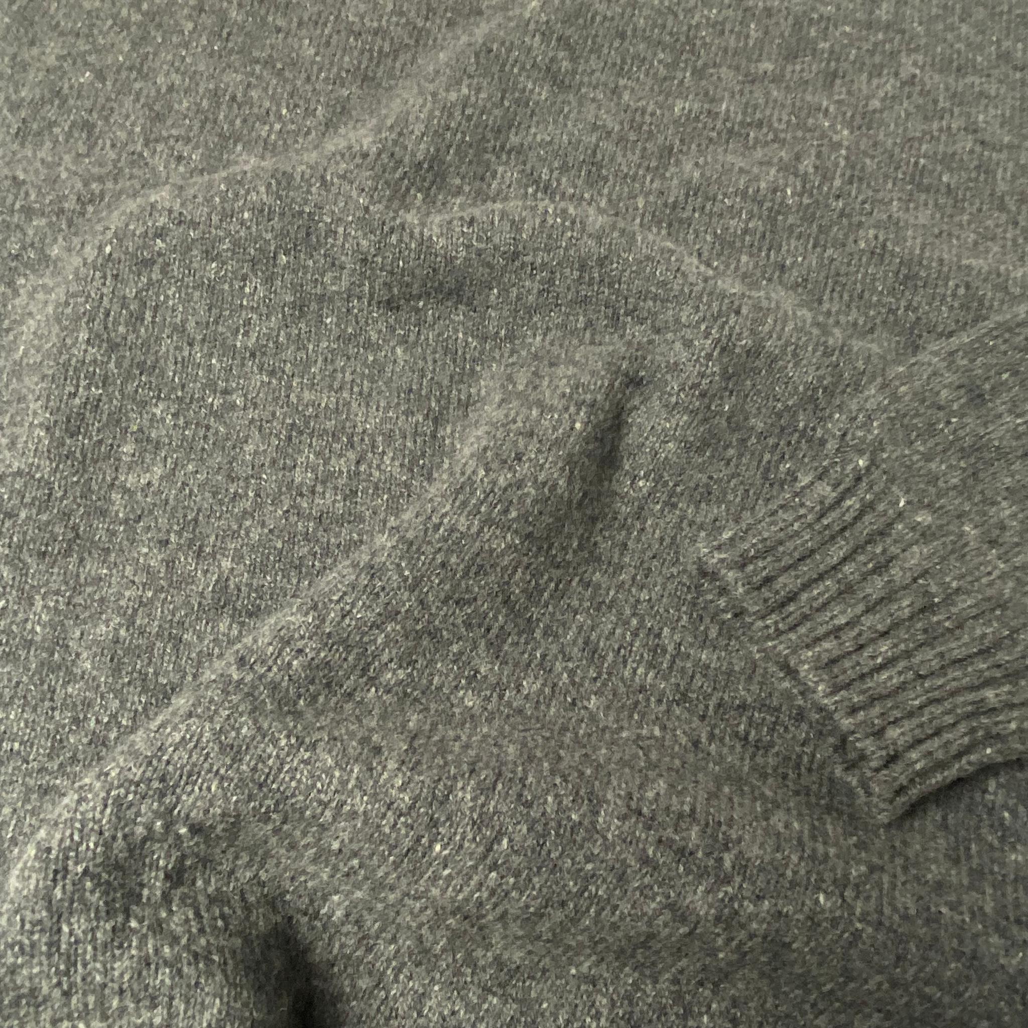 縫い目のないウールニット　チャコール | 9枚目