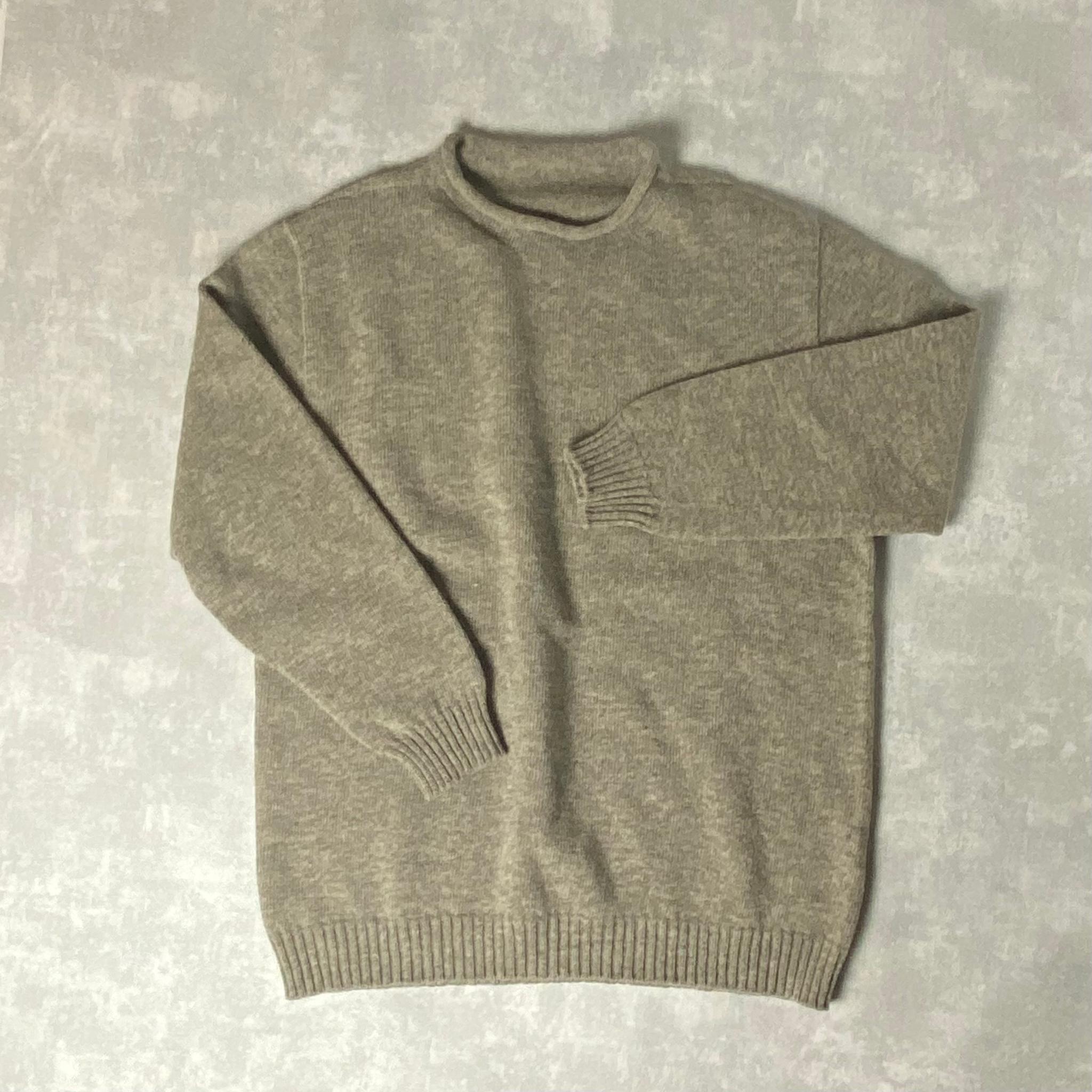 縫い目のないウールニット　グレー